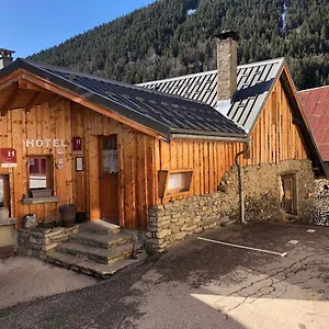 De La Foret Hotel